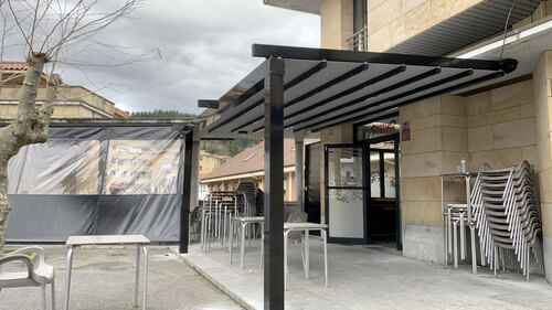 Pérgola hostelería techo retráctil Bilbao Bizkaia
